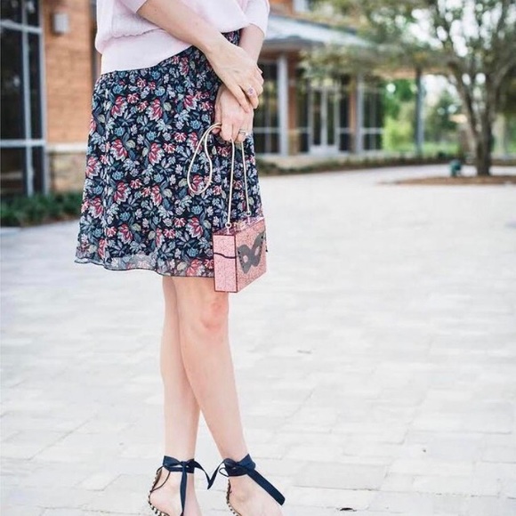 CAbi Dresses & Skirts - Cabi flirt skirt